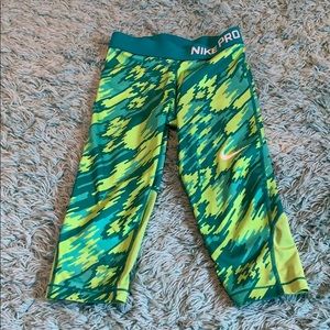 Girls Nike capris